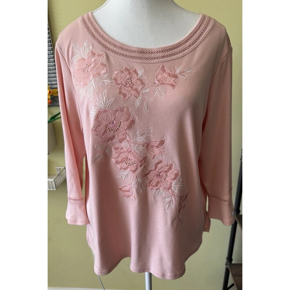 Alfred Dunner Petite Medium Pink Embroidered Floral Top 3/4 Sleeve Cotton Blend